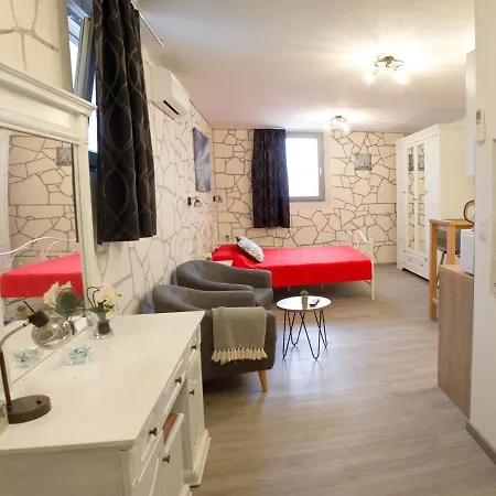 Apartment A&d *